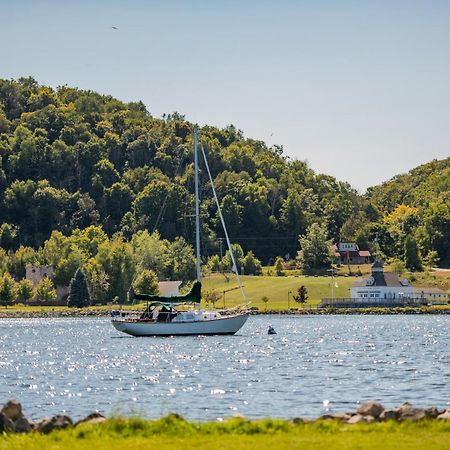 “Hygge” 3Bdr Townhouse, Close To Beach, Park & Wineries! Traverse City Eksteriør billede
