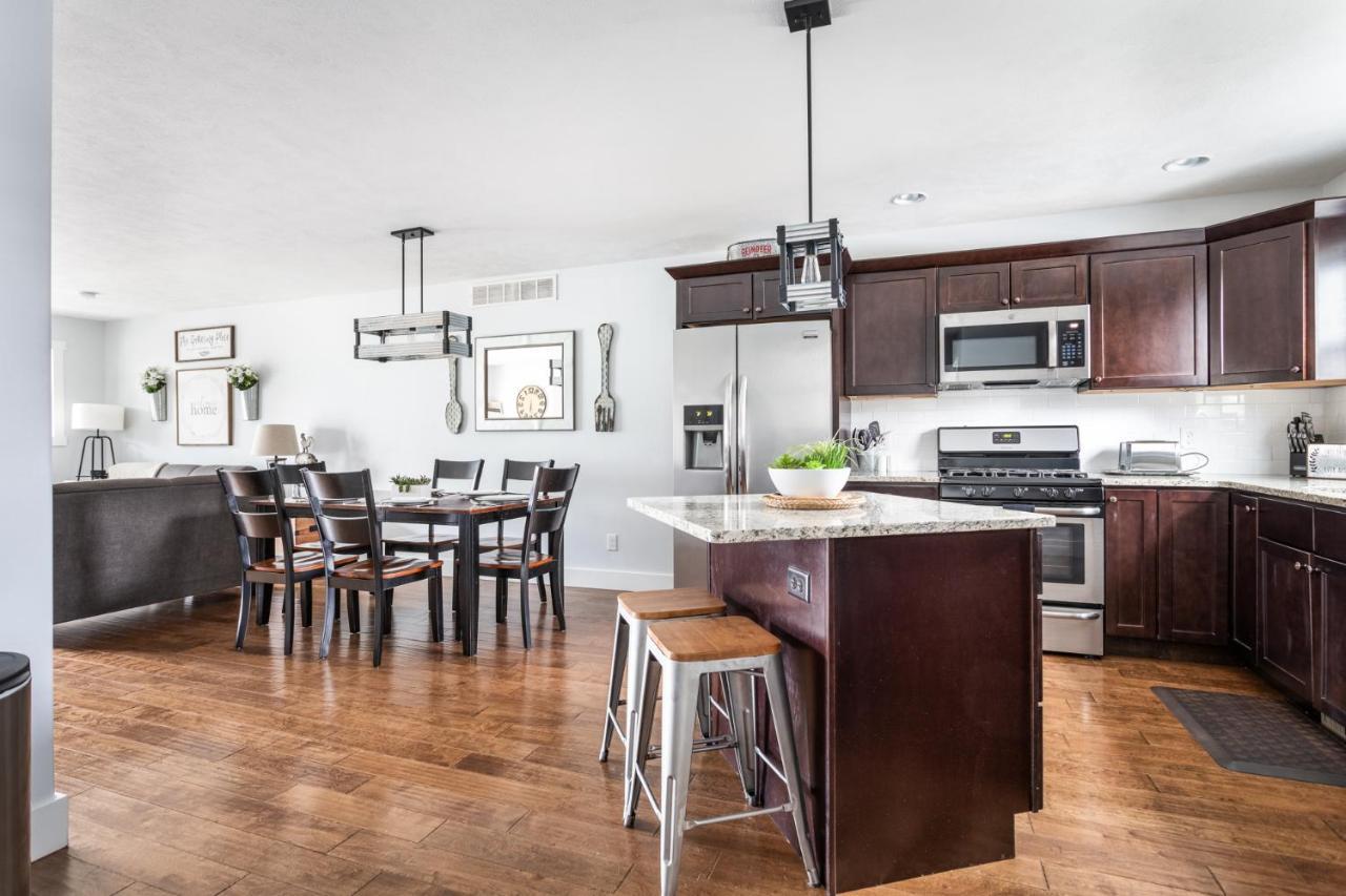 “Hygge” 3Bdr Townhouse, Close To Beach, Park & Wineries! Traverse City Eksteriør billede