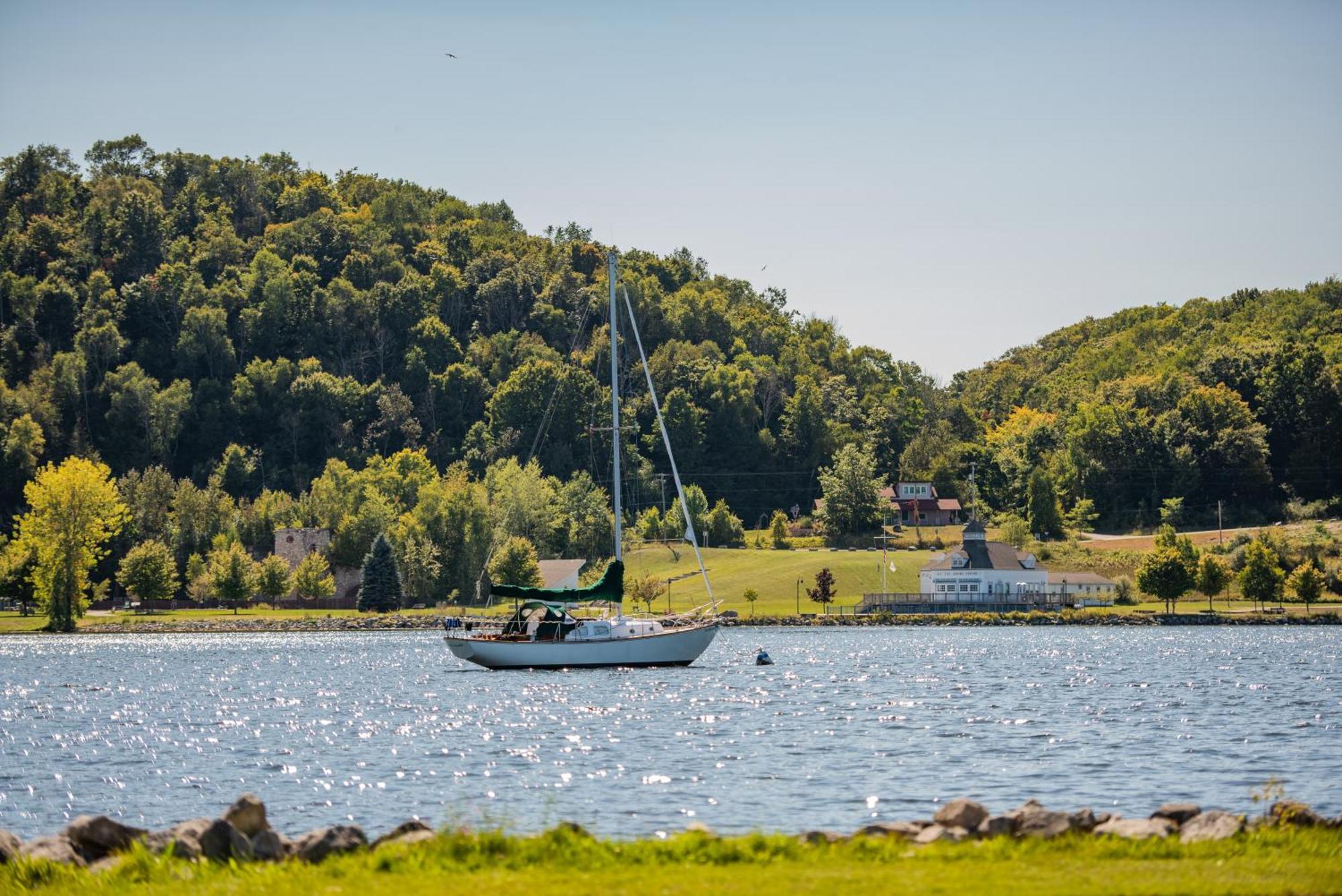 “Hygge” 3Bdr Townhouse, Close To Beach, Park & Wineries! Traverse City Eksteriør billede